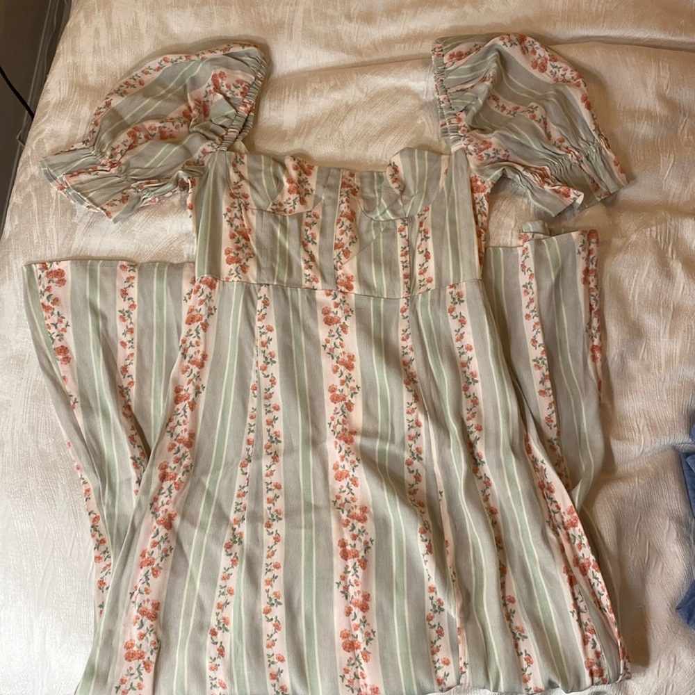 WeWoreWhat Rosewood Floral Pattern Puff Sleeve Midi Dress